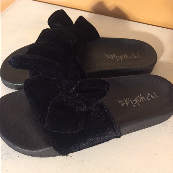 Girls slip on shoes - Picture 1 of 3